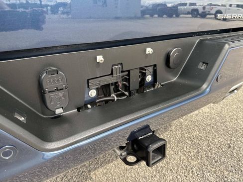 Used 2022 GMC Sierra 1500 Denali w/ Denali Premium Package AWD/4WD image 15