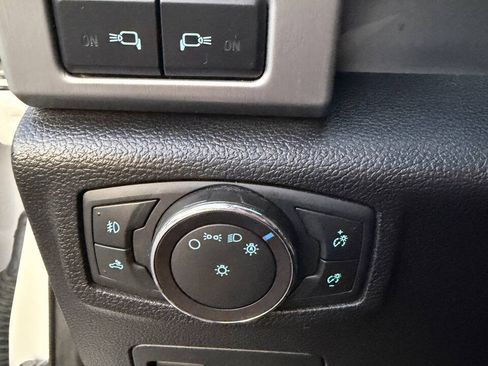 Used 2019 Ford F150 Platinum w/ Equipment Group 701A Luxury AWD/4WD image 39