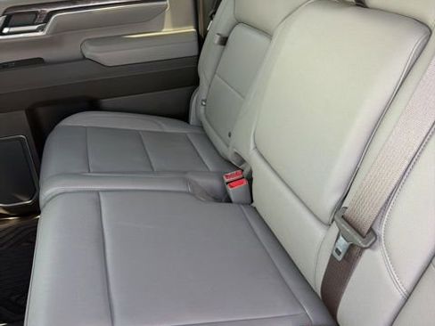 Used 2024 Chevrolet Silverado 2500 LTZ w/ LTZ Convenience Package image 16