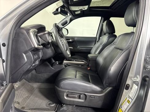 Used 2023 Toyota Tacoma Limited w/ Truck Exterior Package (TMS) AWD/4WD image 11