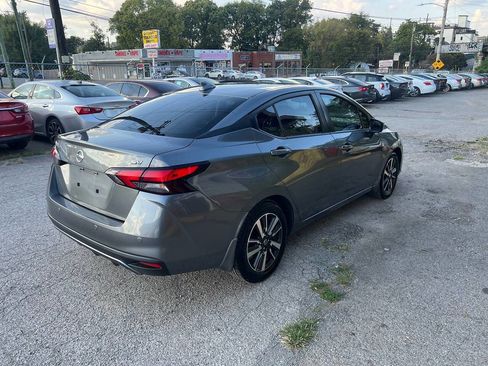Used 2021 Nissan Versa SV image 5
