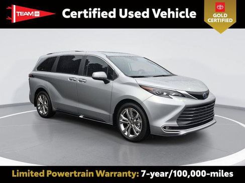 Certified 2024 Toyota Sienna Platinum image 1