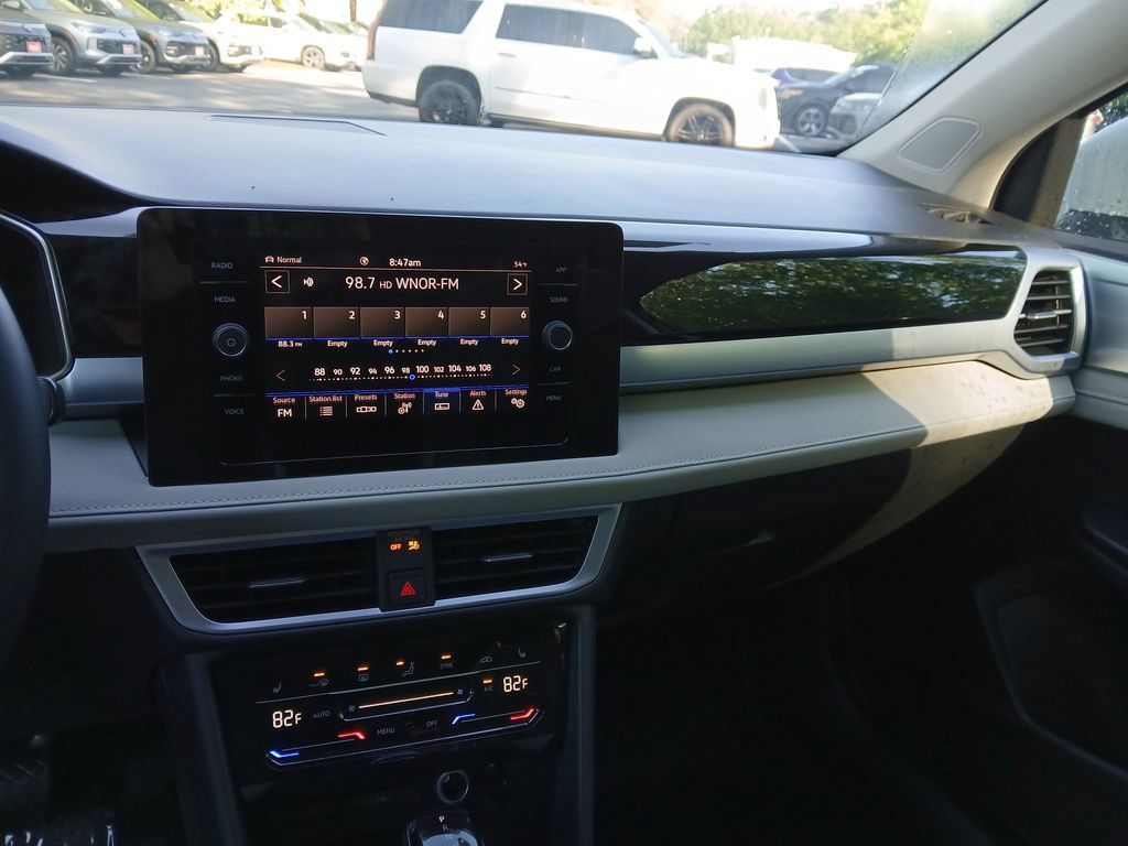 New 2026 Volkswagen Taos SE AWD/4WD image 17
