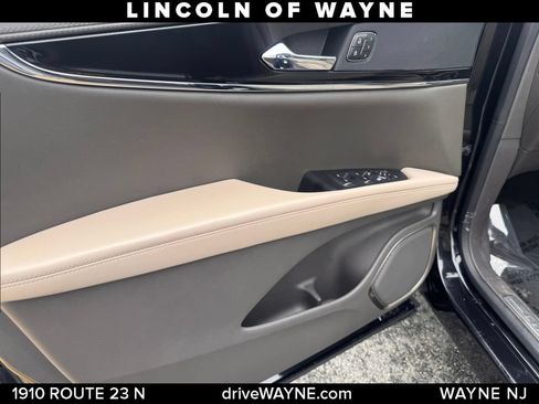 Certified 2022 Lincoln Nautilus AWD w/ Premium Package image 13