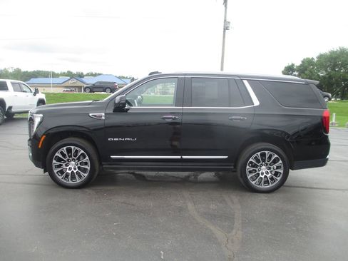 Used 2025 GMC Yukon Denali w/ Denali Reserve Package AWD/4WD image 10