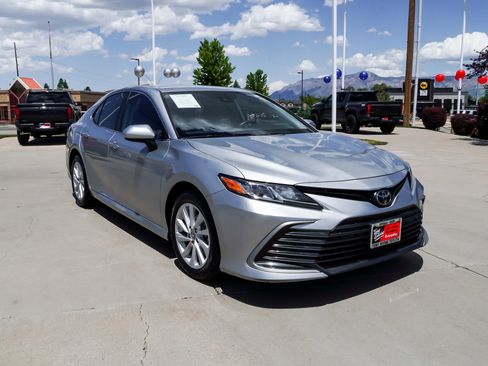 Certified 2022 Toyota Camry LE AWD/4WD image 2