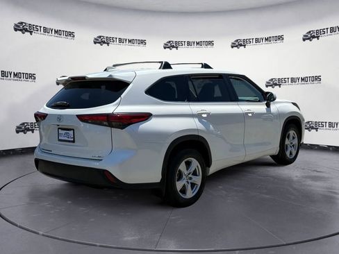 Used 2020 Toyota Highlander LE image 9