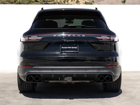 Certified 2023 Porsche Cayenne Platinum Edition AWD/4WD image 6