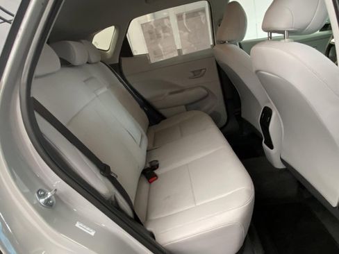 Used 2025 Hyundai Kona SEL FWD image 12