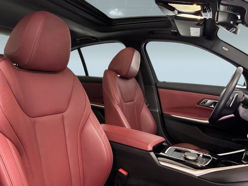 Used 2023 BMW 330i Sedan w/ Parking Assistance Package image 31