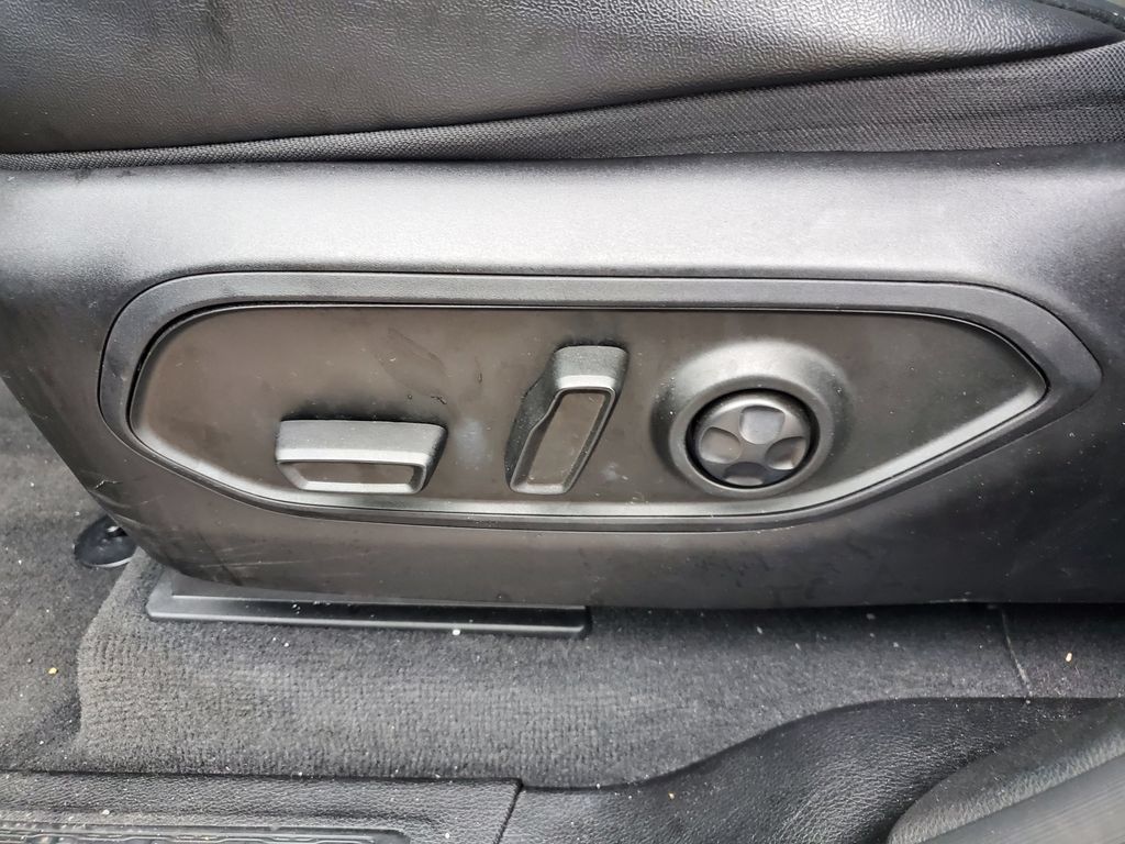 Used 2023 Jeep Grand Cherokee Altitude AWD/4WD image 18