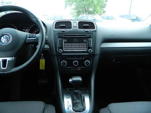 Used 2011 Volkswagen Golf TDI FWD image 16