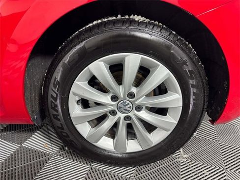 Used 2018 Volkswagen Beetle 2.0T S image 24