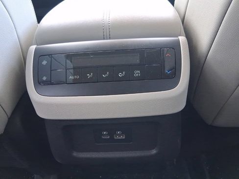 Used 2022 Nissan Pathfinder SL w/ Lighting Package (N92) AWD/4WD image 27