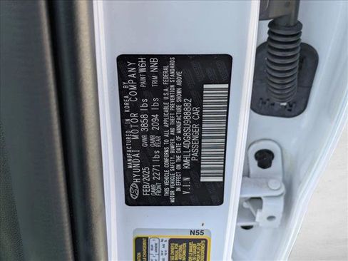 Certified 2025 Hyundai Elantra SE FWD image 23