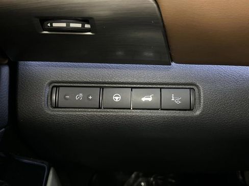 Used 2023 Nissan Pathfinder Platinum image 27