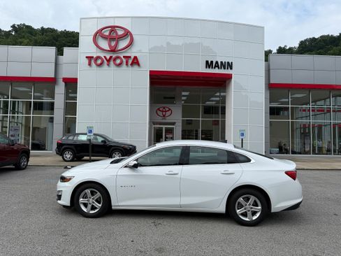 Used 2024 Chevrolet Malibu LS image 1