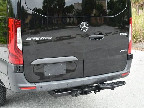 Used 2024 Mercedes-Benz Sprinter 2500 image 12