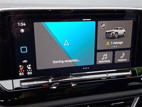 Used 2024 Volkswagen Atlas Cross Sport SE w/ Panoramic Sunroof Package image 17