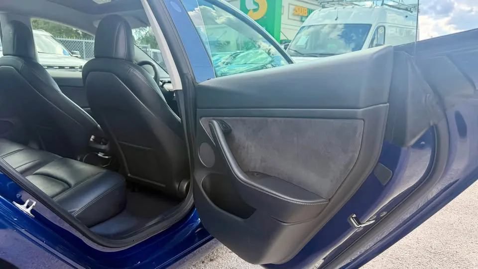 Used 2022 Tesla Model 3 RWD image 8