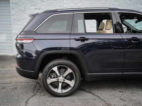 Used 2023 Jeep Grand Cherokee 4WD 4xe w/ Luxury Tech Group II image 16