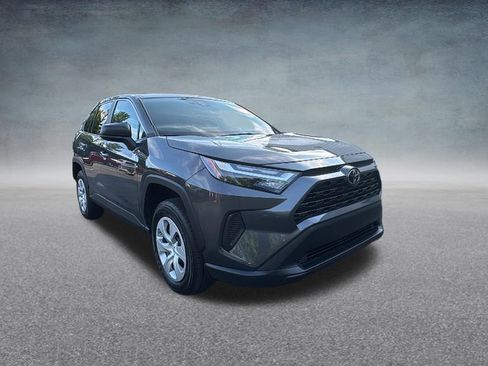 Used 2025 Toyota RAV4 LE AWD/4WD image 3