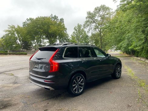 Used 2017 Volvo XC90 T6 Momentum w/ Vision Package AWD/4WD image 5