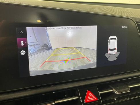 Certified 2024 Kia Niro EX FWD image 9
