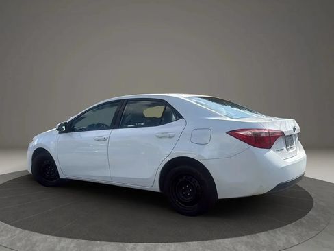 Used 2017 Toyota Corolla LE FWD image 4