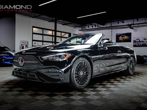 Used 2025 Mercedes-Benz CLE 300 4MATIC Cabriolet image 13