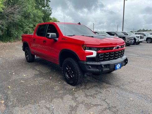 Used 2024 Chevrolet Silverado 1500 ZR2 w/ ZR2 Bison Edition AWD/4WD image 9