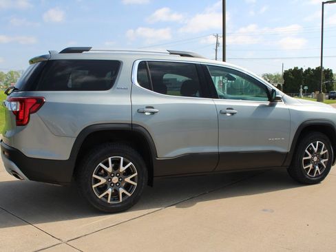 Used 2023 GMC Acadia SLE w/ Driver Convenience Package image 5
