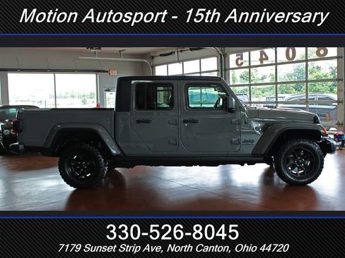 Used 2021 Jeep Gladiator Sport AWD/4WD image 8