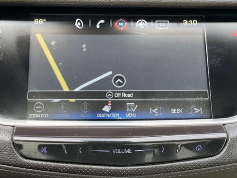 Used 2018 Cadillac XT5 Premium Luxury FWD image 22