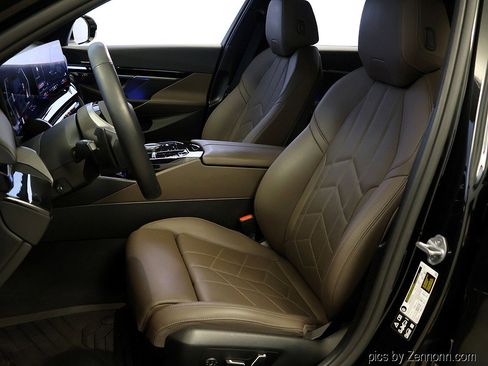 Certified 2024 BMW 530i xDrive w/ Convenience Package image 10