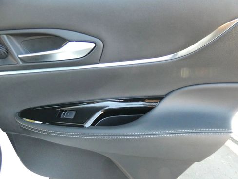 Used 2023 Toyota Mirai w/ Advanced Technology Package image 39