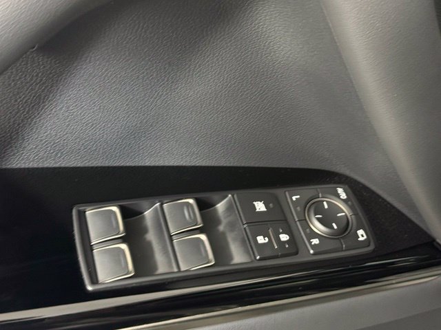 Used 2023 Lexus LX 600 F Sport w/ Accessory Package (Z1) AWD/4WD image 15