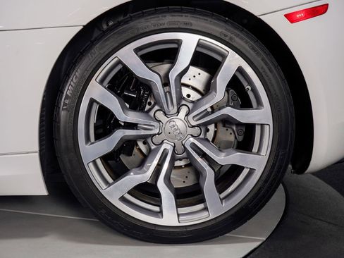 Used 2010 Audi R8 V10 image 18