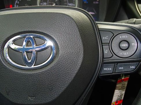Used 2022 Toyota Corolla LE image 22