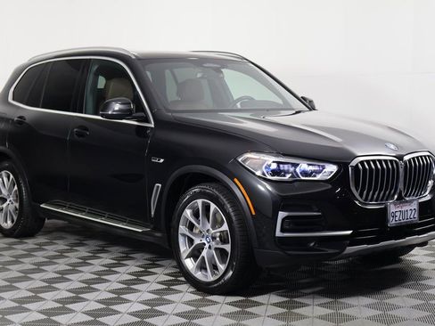 Used 2023 BMW X5 xDrive45e w/ Executive Package image 3