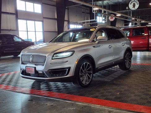 Used 2019 Lincoln Nautilus Reserve AWD/4WD image 3