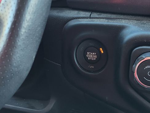 Used 2023 Jeep Gladiator Mojave w/ Cold Weather Group image 11