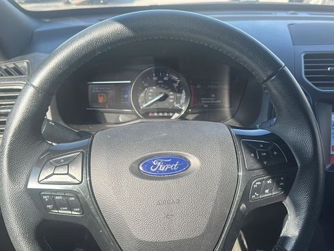 Used 2018 Ford Explorer XLT w/ Equipment Group 201A image 17
