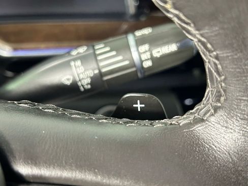 Used 2021 Cadillac Escalade ESV Premium Luxury Platinum image 34