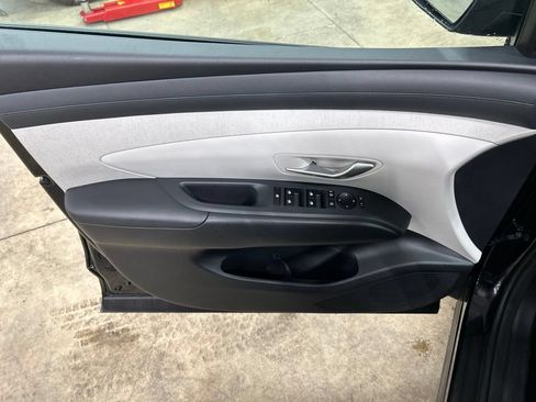 Used 2025 Hyundai Tucson SEL AWD/4WD image 14