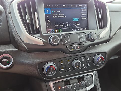 Used 2024 GMC Terrain SLT image 15