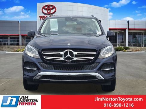 Used 2017 Mercedes-Benz GLE 350 4MATIC image 2