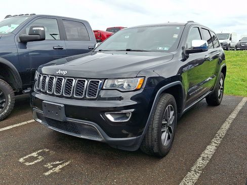 Used 2019 Jeep Grand Cherokee Limited AWD/4WD image 2