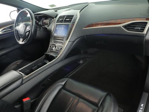 Used 2019 Lincoln MKZ Reserve w/ Reserve Plus Package FWD image 17