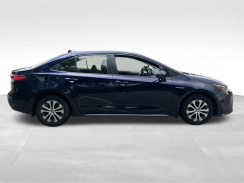 Used 2021 Toyota Corolla LE w/ Carpet Mat Package (TMS) FWD image 10